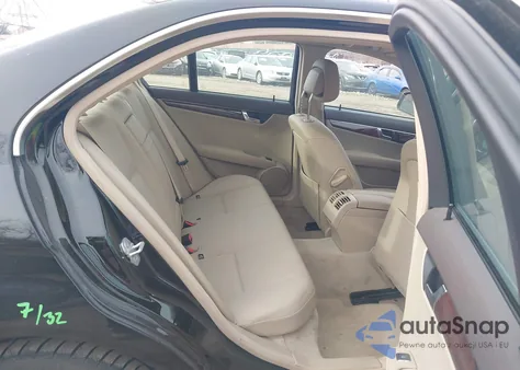 2009 Mercedes-Benz C 300 Luxury 4Matic/Sport 4Matic from USA, damaged, VIN WDDGF81X49R077508